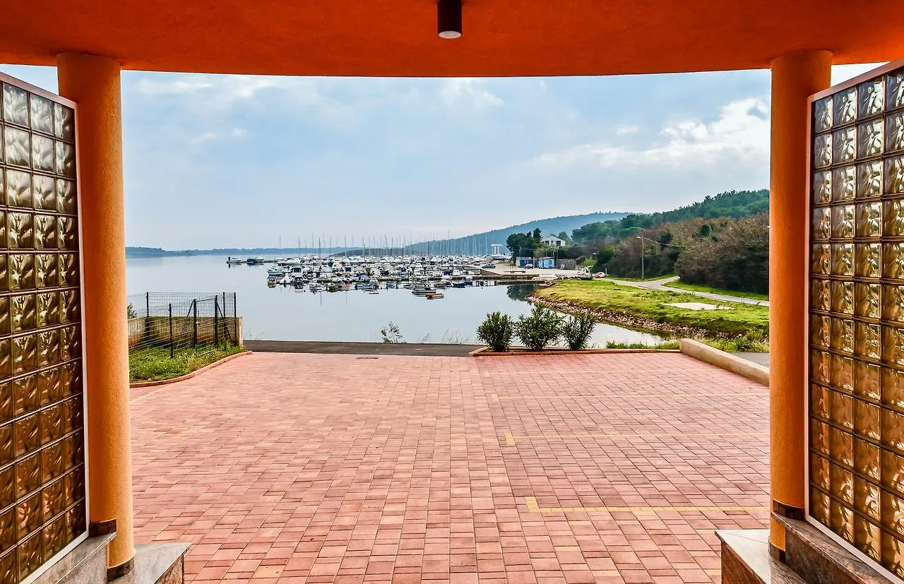 Apartman Andrea L Pomer